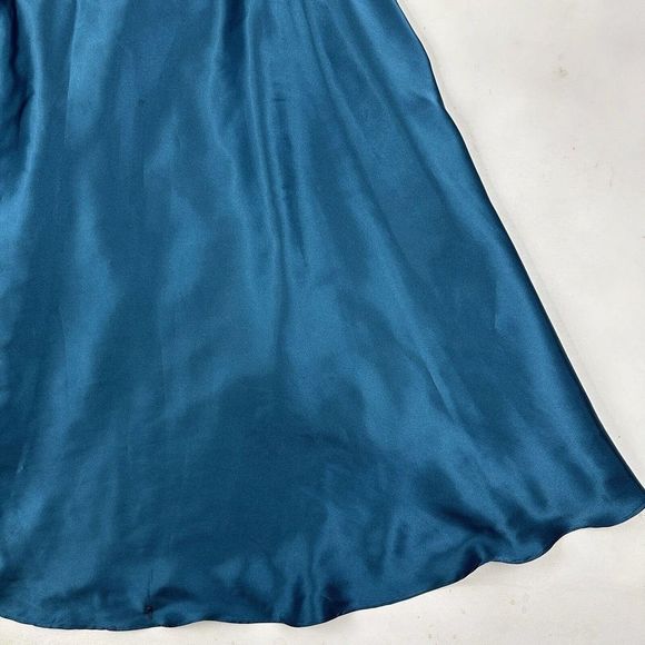 Cachet Teal Plisse Top Satin Formal Gown Dress Long Sleeveless Size 6 Zip Back - Picture 5 of 13